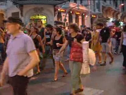 El cierre de Sol reaviva el 15-M y lleva a 5.000 indignados al centro de Madrid