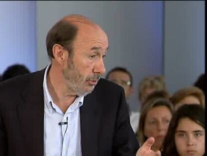 "Con su cambio se ahorrarían 1.000 millones y 1.000 cargos políticos"