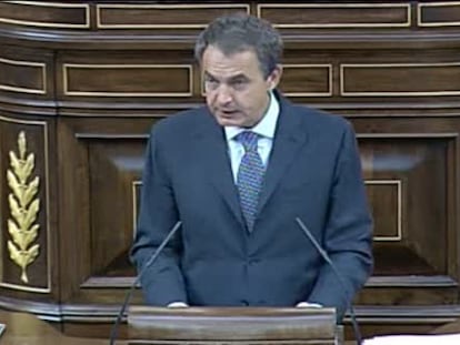 Zapatero y Rajoy pactan imponer un tope constitucional al déficit público