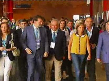 Rajoy afirma que debatirán propuestas llegadas por las redes sociales