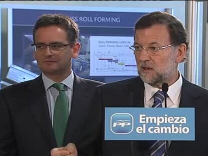 Rajoy habla con Zapatero para exigir que no acepte ajustes en el valor de la deuda