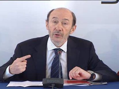 Rubalcaba: “La subida del IVA está al caer”