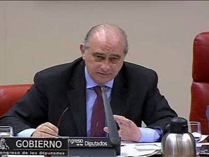 Fernández se aleja de los duros del PP y ofrece generosidad a presos de ETA