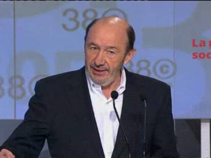 Rubalcaba defiende un PSOE "para las clases medias e intergeneracional"