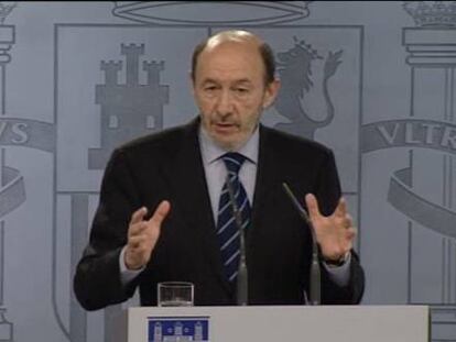 Rajoy y Rubalcaba acuerdan desbloquear los órganos institucionales antes de junio