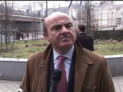 El Gobierno cree que un déficit mayor del 4,4% no incumple el pacto europeo