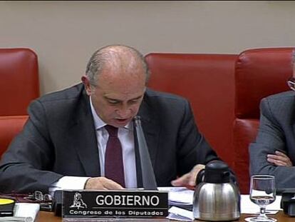 El ministro del Interior respalda
la actuación de la policía en Valencia