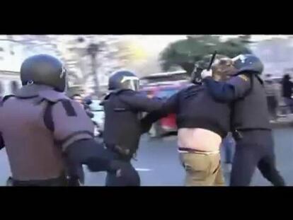 Las cargas policiales, según el PSOE
