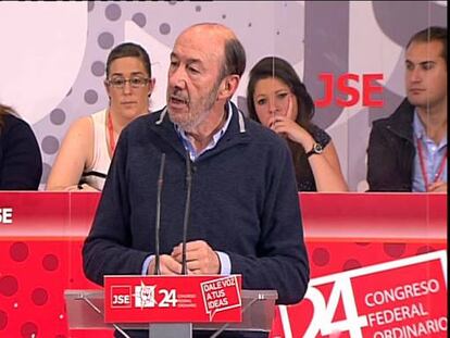 Rubalcaba a Rajoy: "Tiene que dejar de ser el último mohicano de la austeridad"