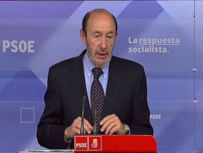 Rubalcaba pide tres grandes pactos para que Rajoy no siga “destrozando España”