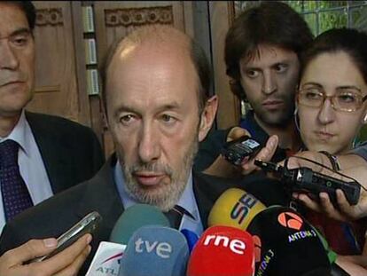 Rubalcaba rechaza más ayudas a Bankia sin saber qué ha pasado