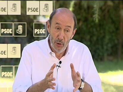 Rubalcaba dice que Rajoy le da la razón ante Europa