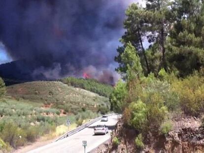 Estabilizado el incendio en Las Hurdes que obligó a evacuar a 50 vecinos