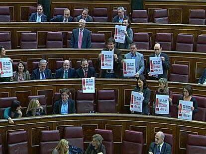 Diputados socialistas llaman en el Congreso a la huelga