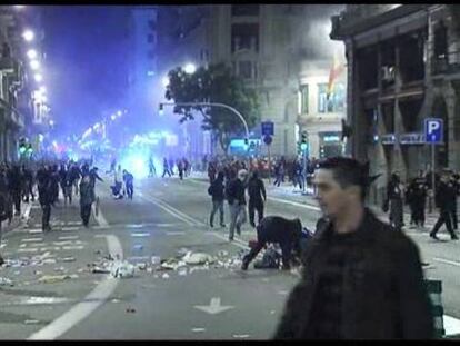 Golpes y llamas en Barcelona