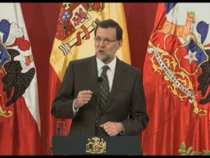 El presidente chileno recibe con un entusiasta discurso al presidente español. "Señor y amigo presidente español, quiero darle la más cordial bienvenida a Chile; bienvenido al verano".