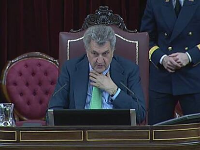 El desafío de Mas no rompe aún España pero abre un cisma entre PSOE y PSC