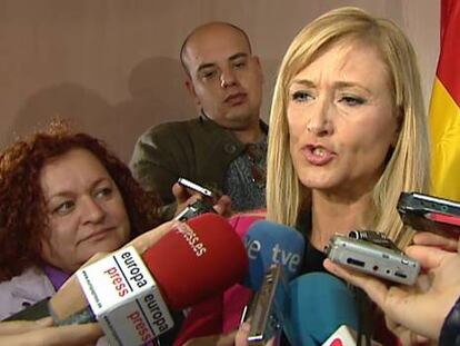 Cifuentes afirma que la PAH ha manifestado su apoyo al entorno de ETA