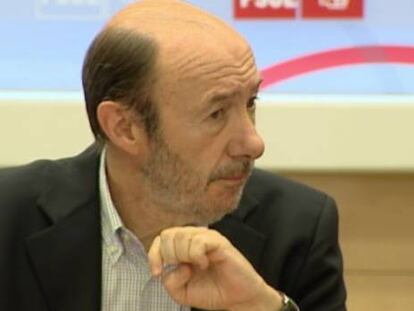 El PSOE quiere un Senado elegido por las comunidades y con poder de veto