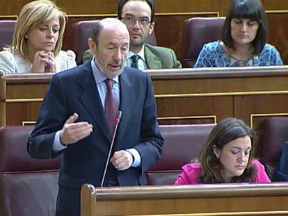 Rubalcaba pide que Rajoy “dé un respiro” a la gente