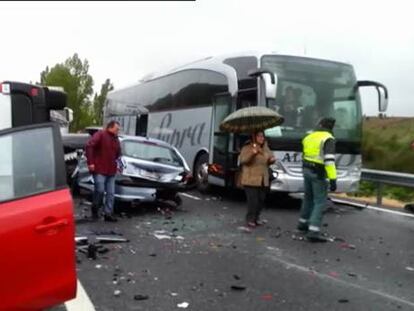 Cincuenta vehículos implicados en una colisión múltiple en Segovia