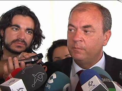 Monago aprueba bajar el IRPF con el apoyo del PSOE y el aval del Gobierno