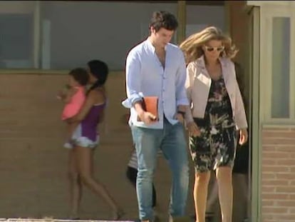 La esposa de Bárcenas lo visita en la cárcel: “Está muy bien, gracias”