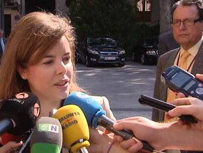 La vicepresidenta del Gobierno, Soraya Sáenz de Santamaría, atendía a los medios en El Escorial este lunes