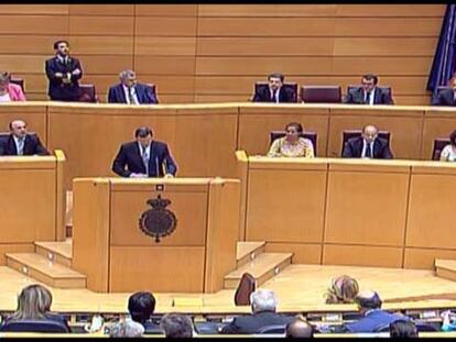 La sesión arranca con un recuerdo a las víctimas del accidente de tren de Santiago