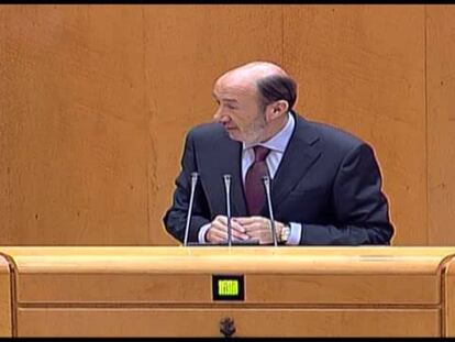 Rubalcaba: “Por mucho que se empeñe, señor Rajoy, no ha venido aquí voluntariamente”
