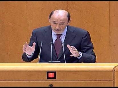 Rubalcaba concluye su intervención pidiéndole a Rajoy que se marche