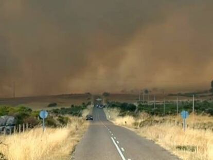 Un incendio calcina ya 1.000 hectáreas de los Arribes del Duero en Zamora