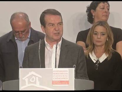 Alcaldes de todos los partidos salvo el PP exigen la retirada de la reforma local