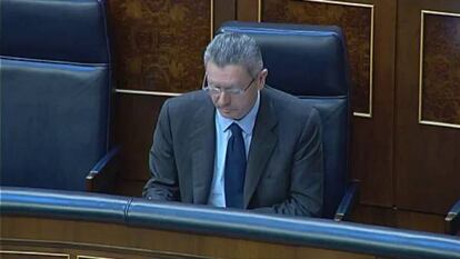 PSOE e IU hostigan al Gobierno con el aborto en el Congreso y el Senado