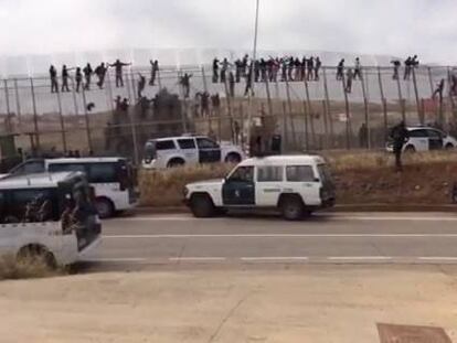 The latest mass attempt to jump the Melilla border.