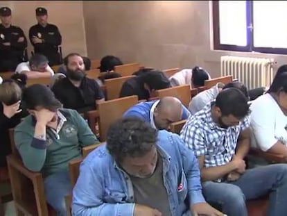 200 gallos de pelea y caballos en el supermercado de la droga