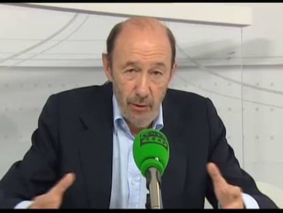 Rubalcaba se compromete a no formar nunca coalición con el PP