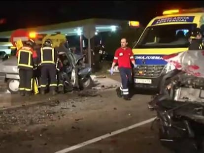 Tres fallecidos en un choque frontal entre dos coches en Zamora.
