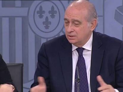El Gobierno achaca al PSOE el supuesto “chantaje” a González