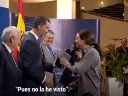 Pablo Iglesias regala la serie ‘Juego de Tronos’ al rey Felipe VI