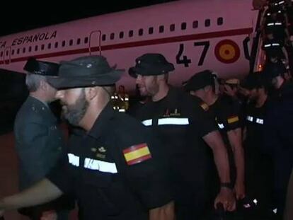 Arribada dels supervivents del terratrèmol.