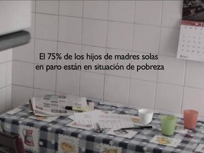 Más de la mitad de los niños que viven con madres solas, en riesgo de pobreza