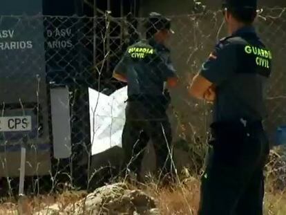 Agentes de la Guardia Civil durante una inspección.