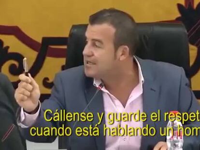 El alcalde de Carboneras: “Cállense cuando habla un hombre”