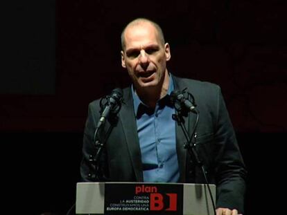 Varoufakis: “El pueblo español dijo no en diciembre a la mentira y al miedo”