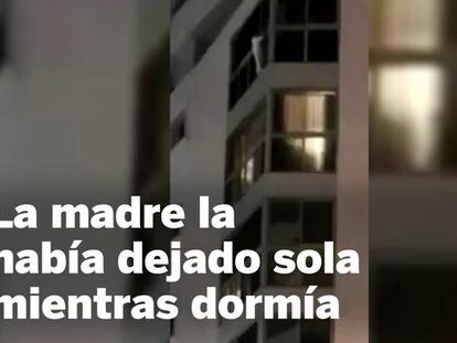 Los bomberos rescatan a una niña de cinco años colgada de un ventanal de un séptimo piso en Alicante