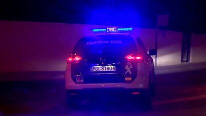La policía local dispara a un coche en Alicante tras saltarse un control