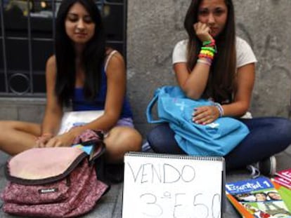 578.000 niños pierden la ayuda de libros de texto tras recortarse 67 millones