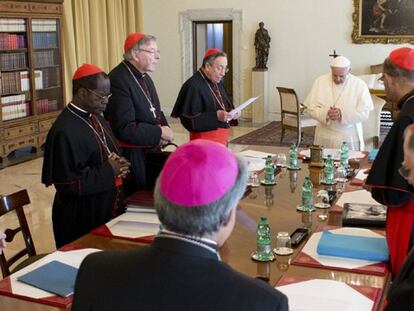 El Papa con los obispos del 'G-8'.