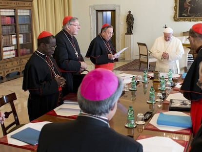 El Papa con los obispos del 'G-8'.